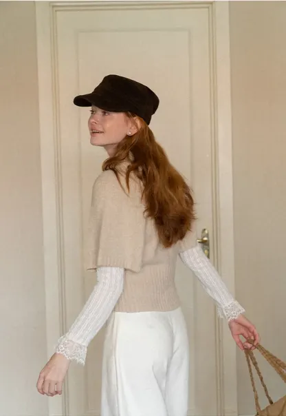 Cropped Cable Knit Sweater with Buttoned Collar