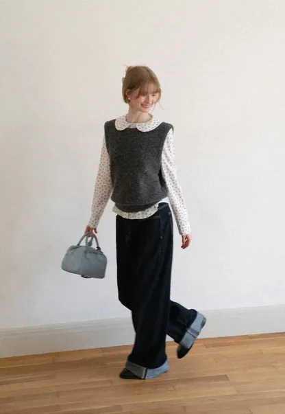 Peter Pan Collar Knit Vest