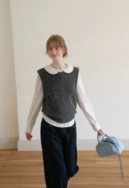 Peter Pan Collar Knit Vest