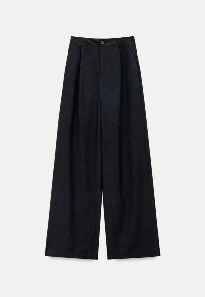 Cropped Sleeveless Top With Open Back Detail And High Waist Wide Leg Pants