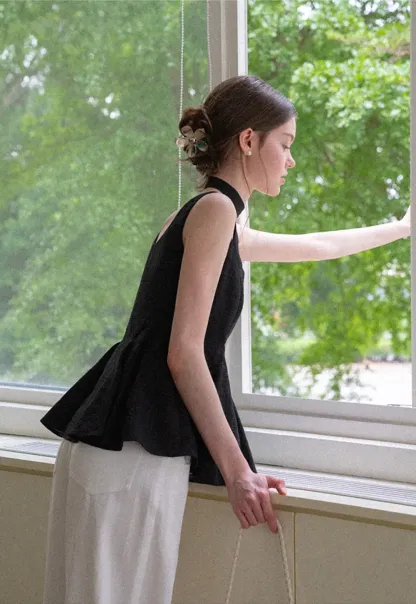 Choker Neckline Pleated Sleeveless Top