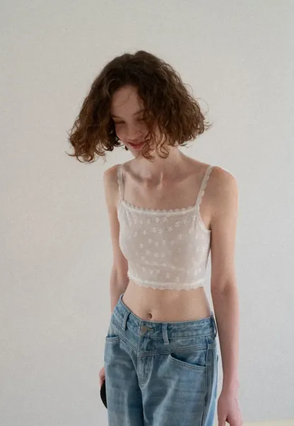 Lace Trim Cropped Floral Embroidered Tank Top