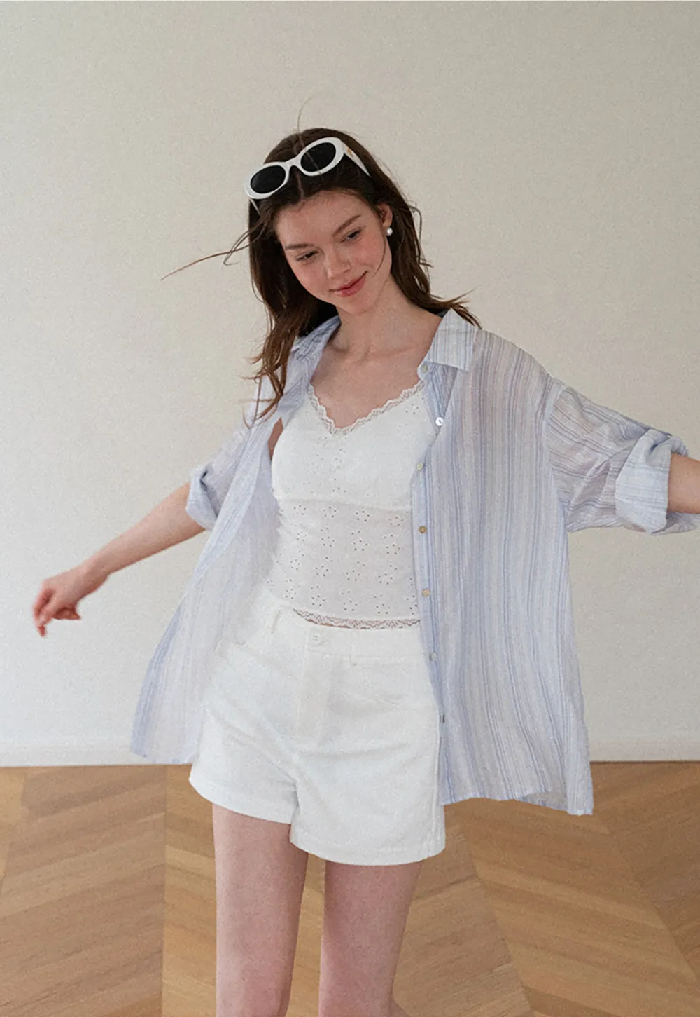 Lace Trim V Neck Sleeveless Top