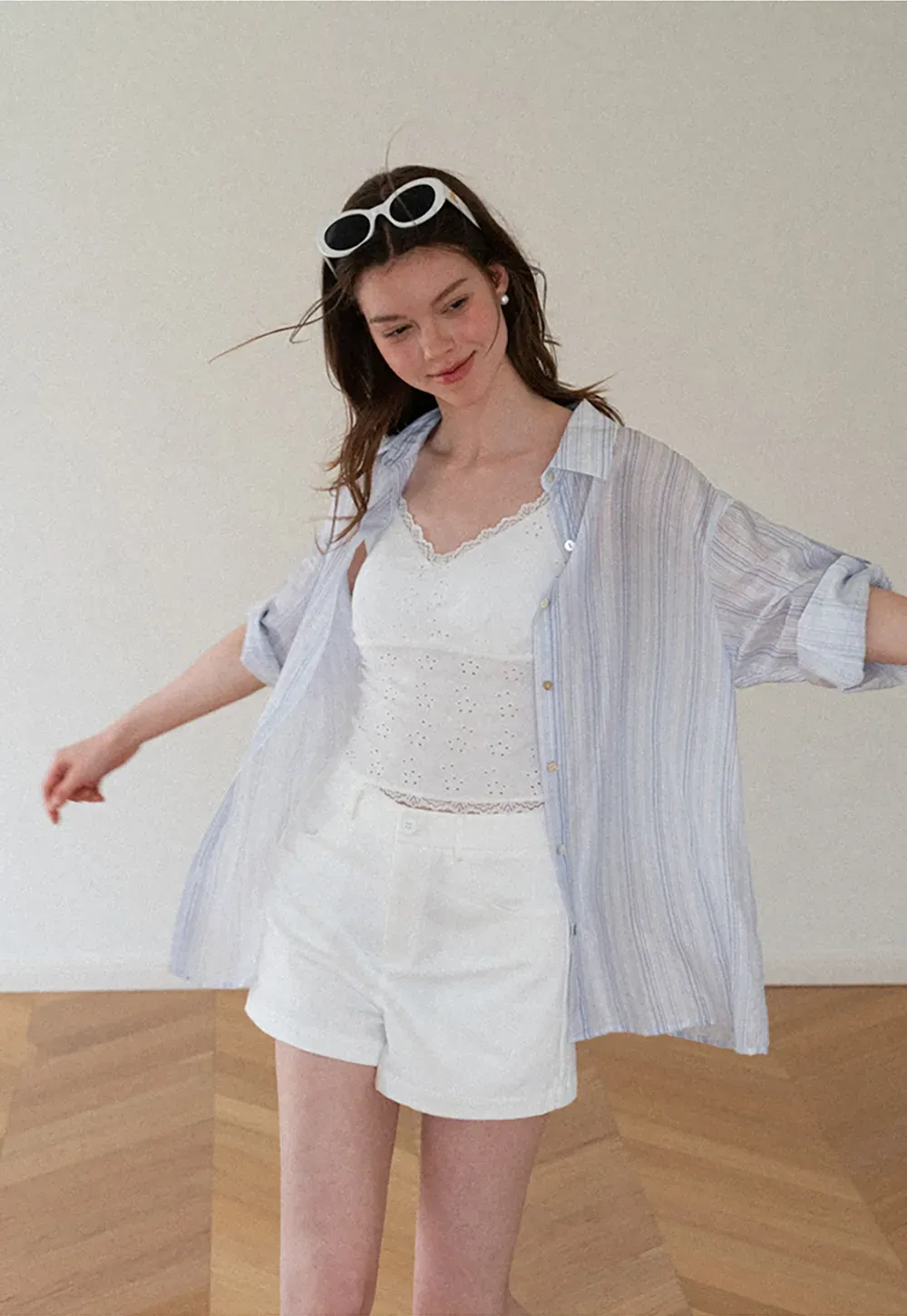 Lace Trim V Neck Sleeveless Top