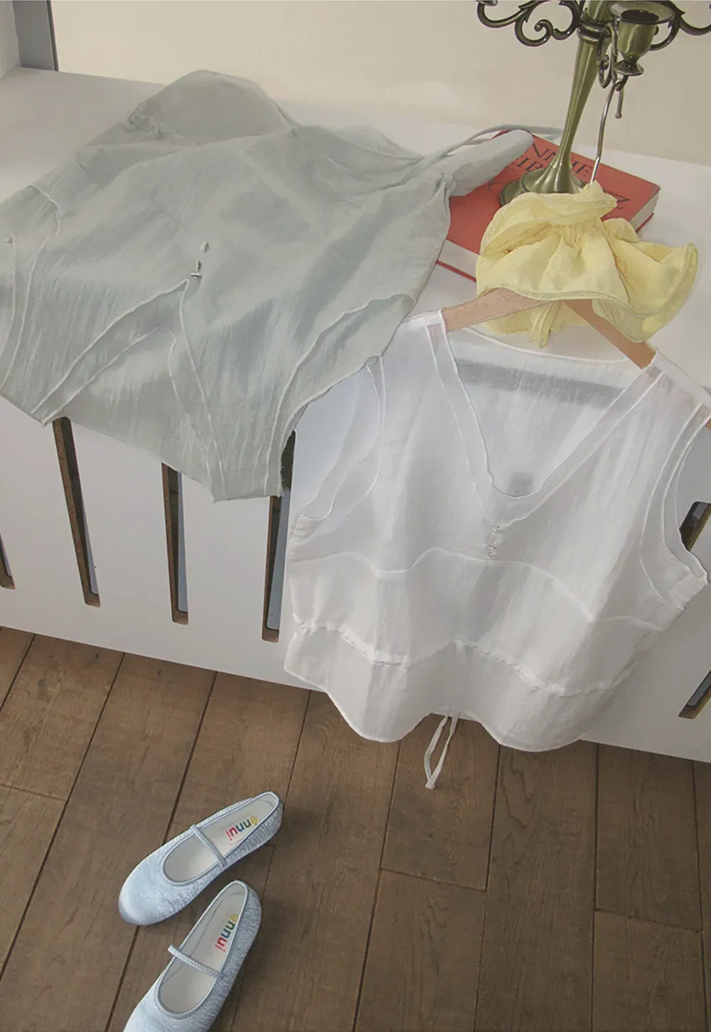 V Neck Drawstring Hem Sleeveless Top