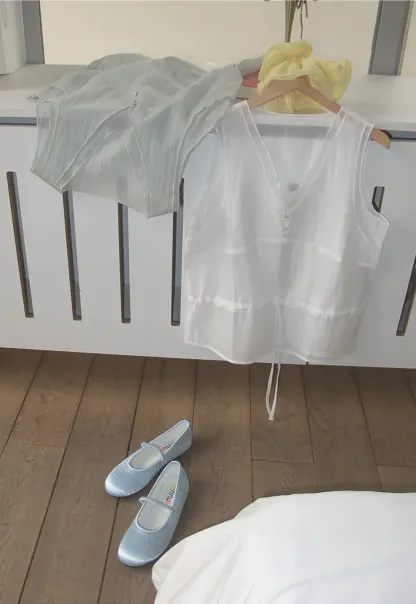 V Neck Drawstring Hem Sleeveless Top