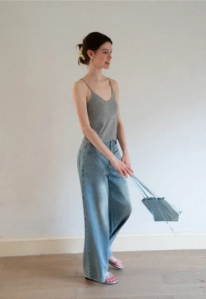 V Neck Cropped Spaghetti Strap Tank Top