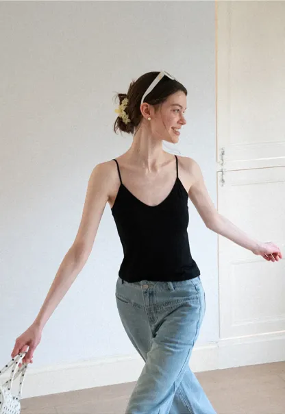 V Neck Cropped Spaghetti Strap Tank Top