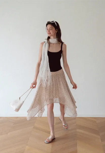 Cropped Square Neck Ribbed Knit Tank Top