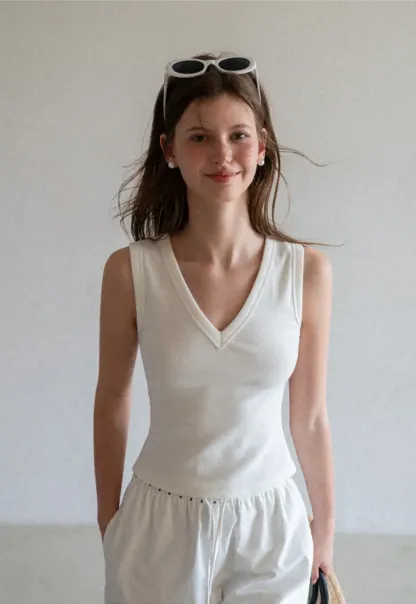 V Neck Ribbed Knit Cropped Tank Top