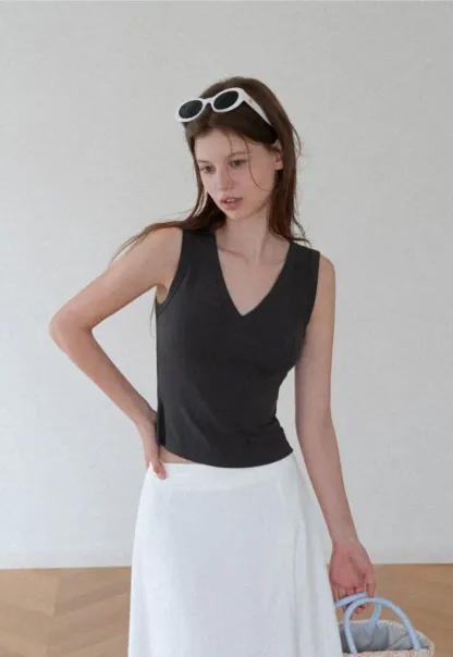 V Neck Ribbed Knit Cropped Tank Top