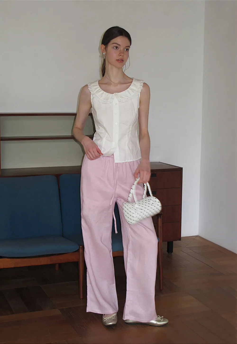 Lace Trim Collar Sleeveless Top