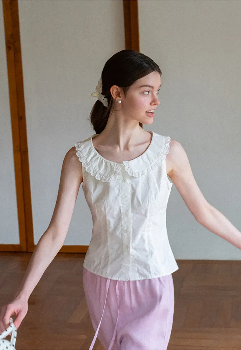 Lace Trim Collar Sleeveless Top