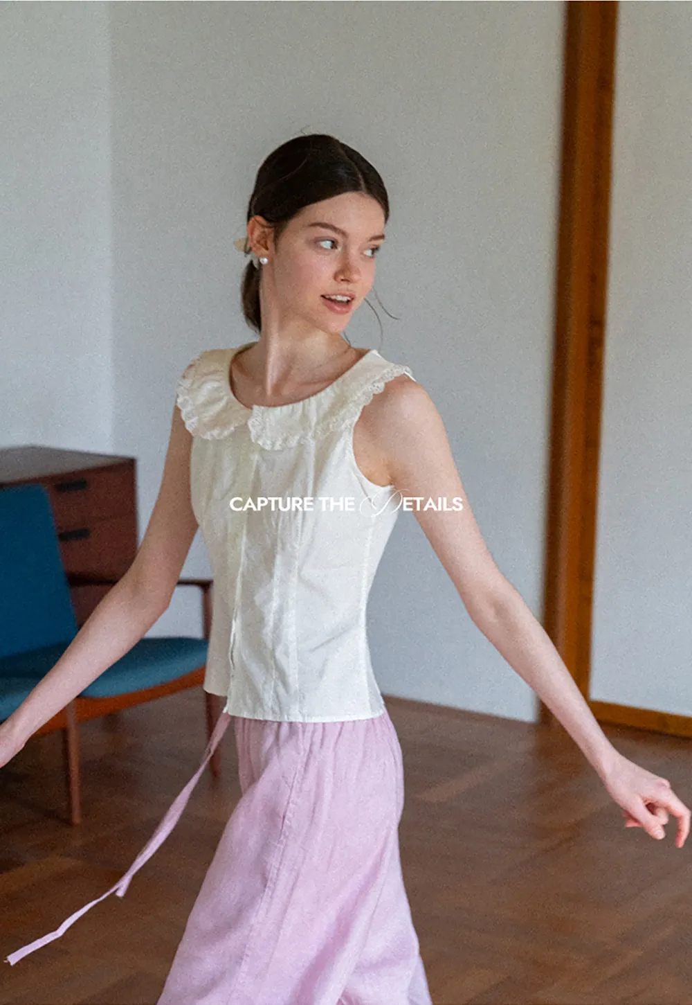 Lace Trim Collar Sleeveless Top