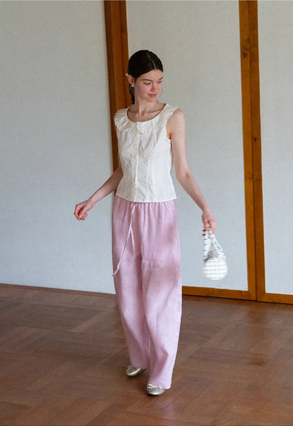Lace Trim Collar Sleeveless Top
