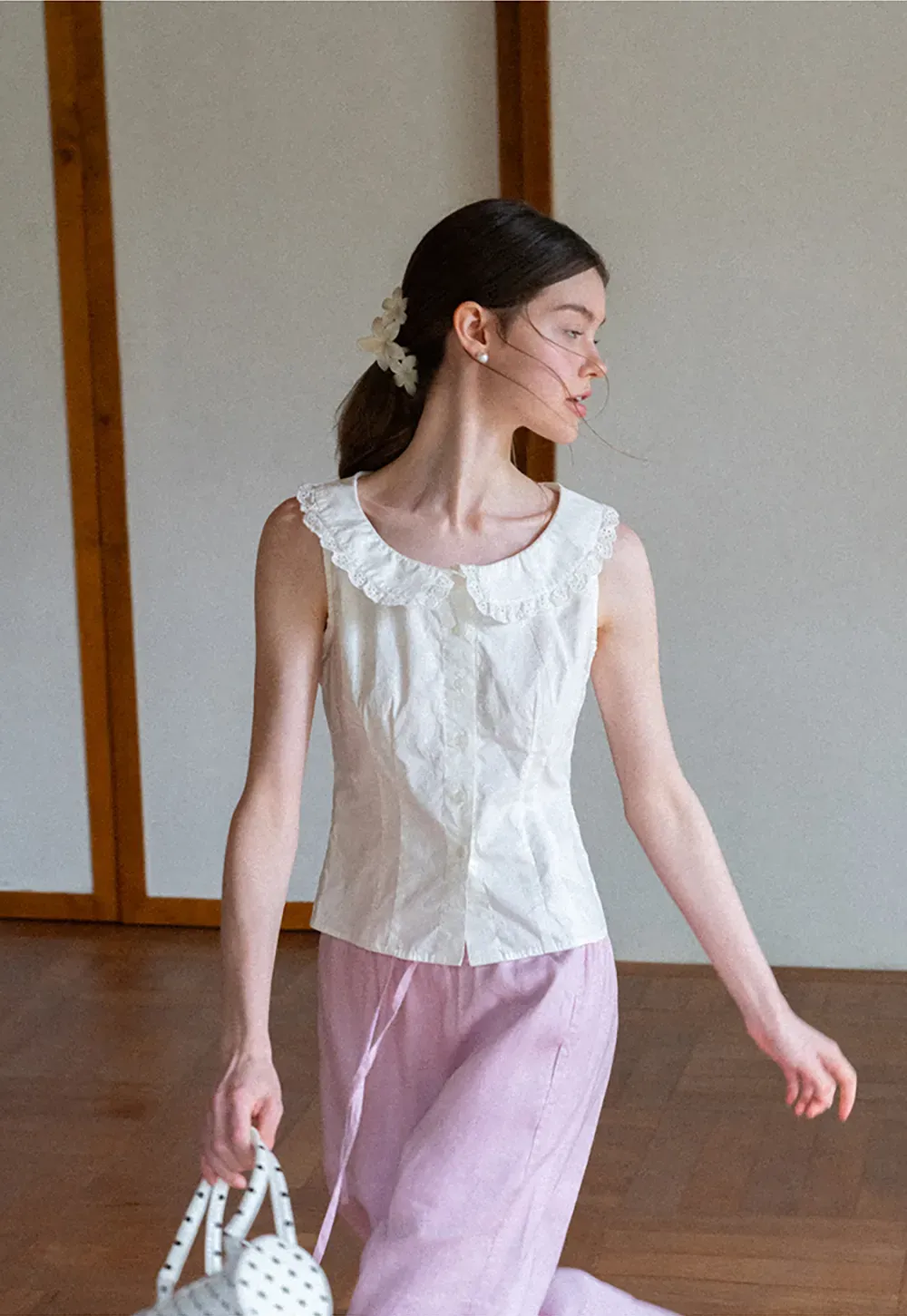 Lace Trim Collar Sleeveless Top