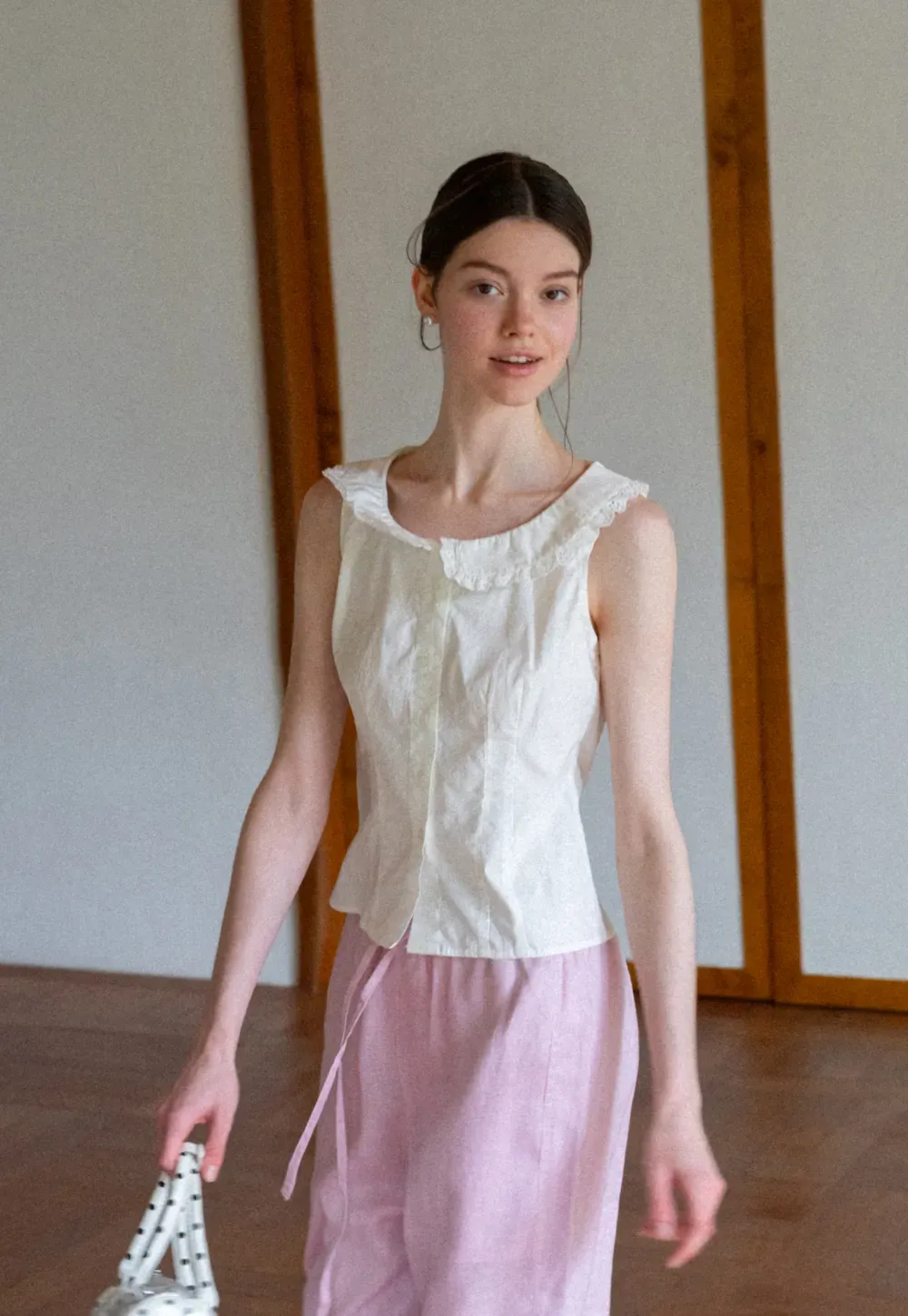 Lace Trim Collar Sleeveless Top