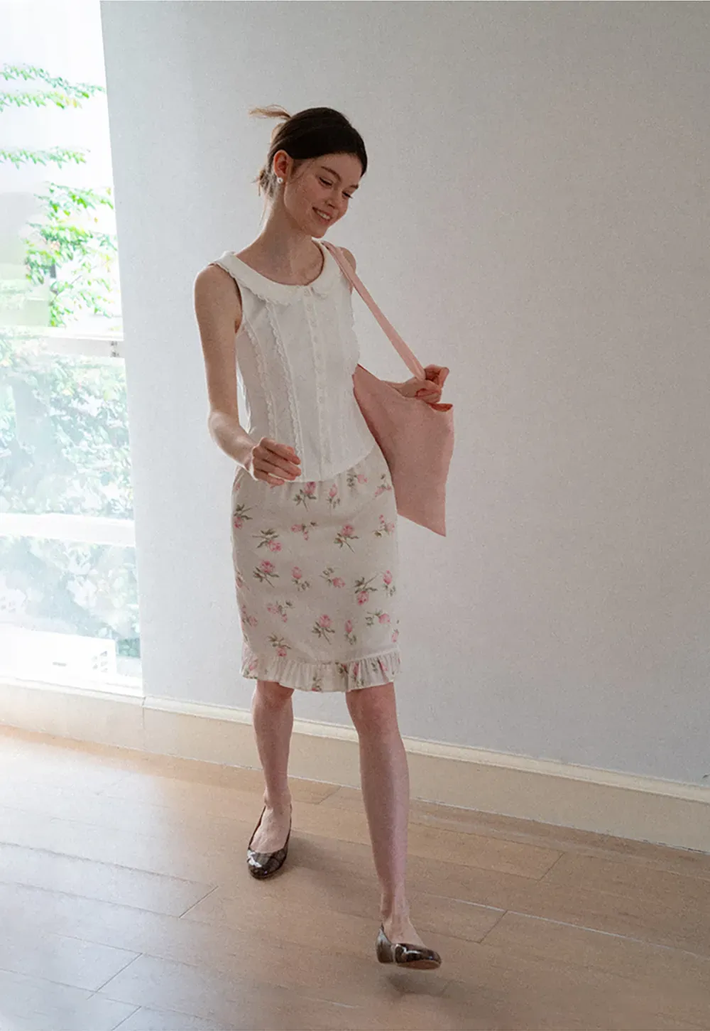 Lace Trim Peter Pan Collar Sleeveless Top