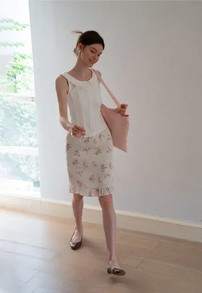 Lace Trim Peter Pan Collar Sleeveless Top