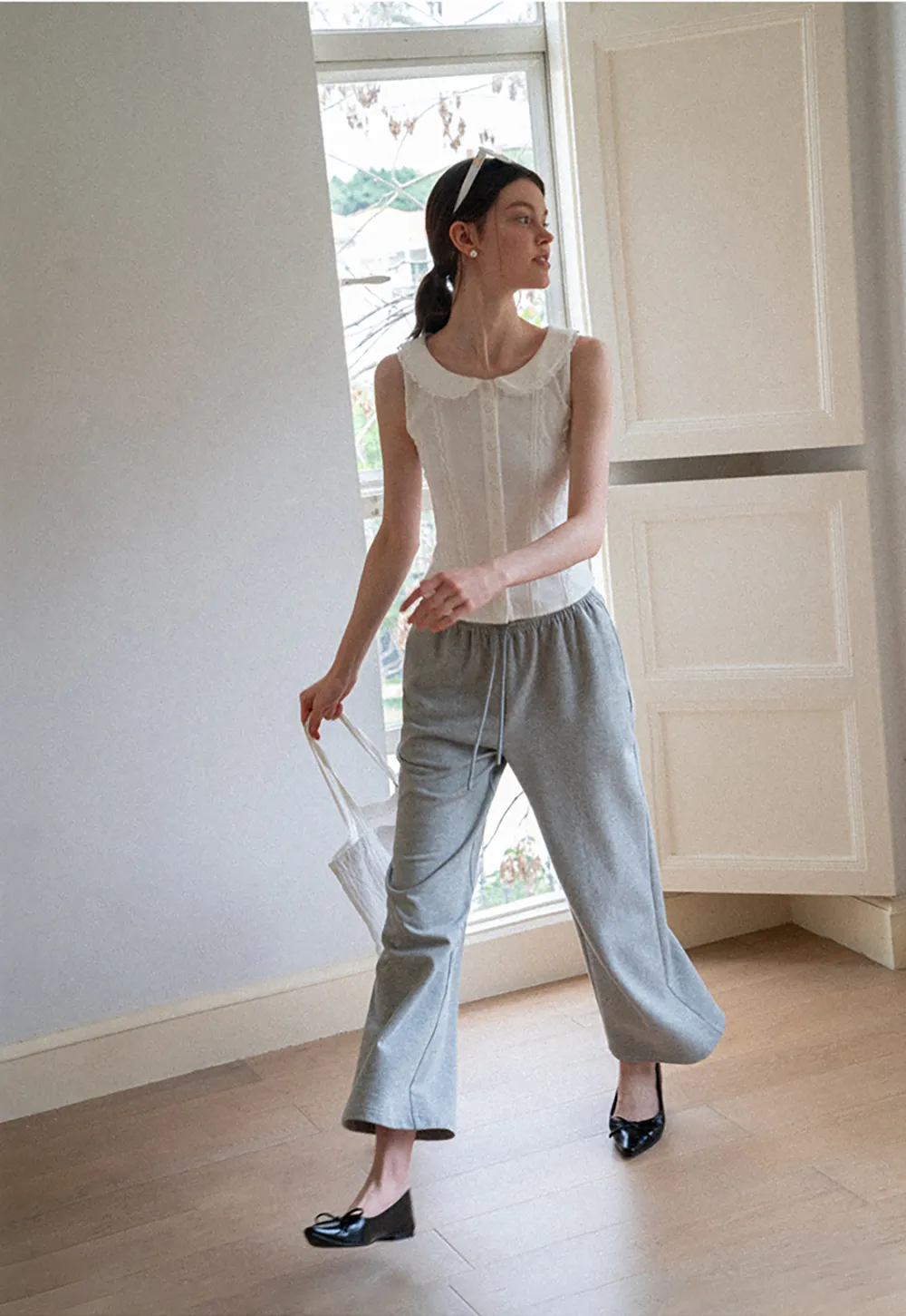Lace Trim Peter Pan Collar Sleeveless Top