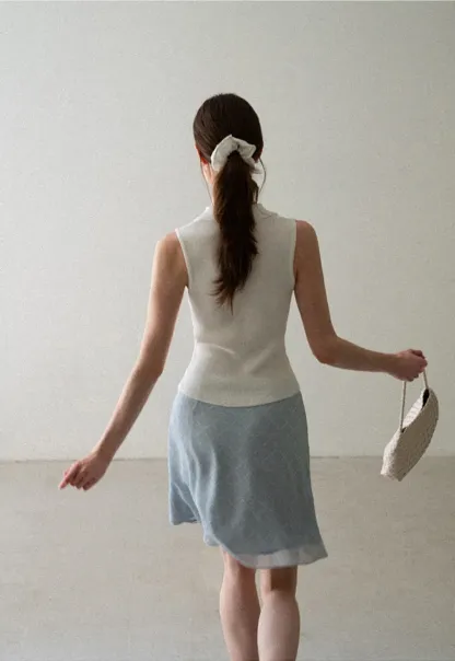Ribbed Knit Collar Sleeveless Top