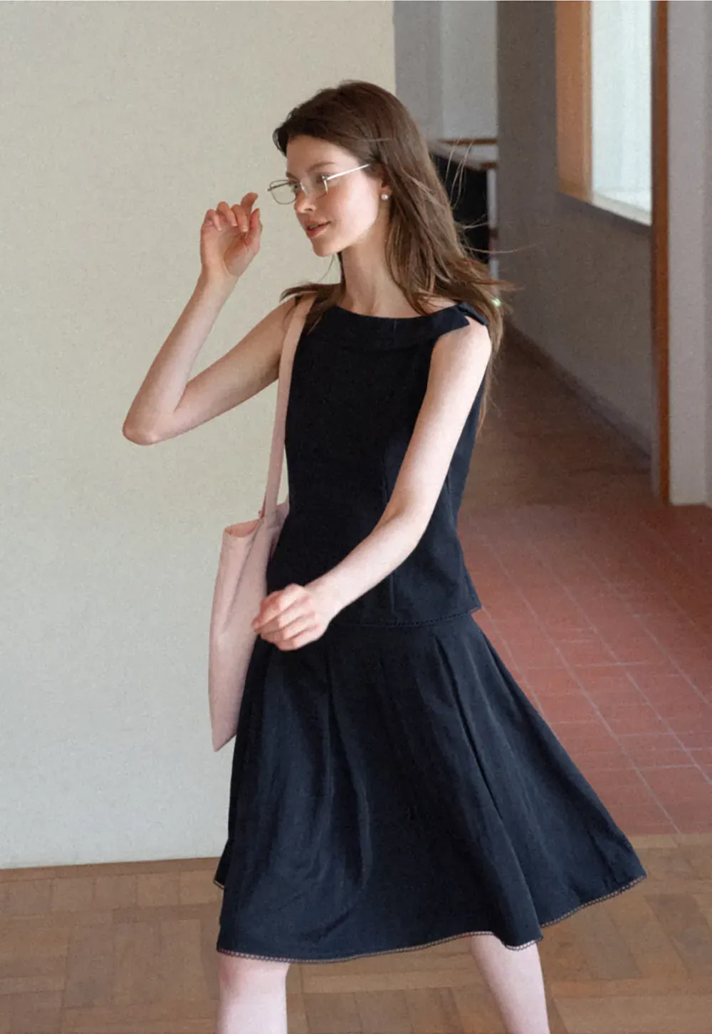 Peplum Hem Sleeveless Top and Pleated Skirt