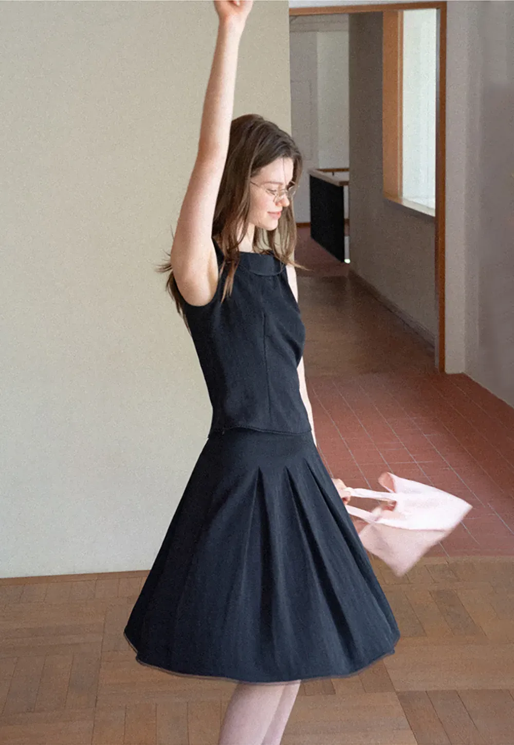 Peplum Hem Sleeveless Top and Pleated Skirt