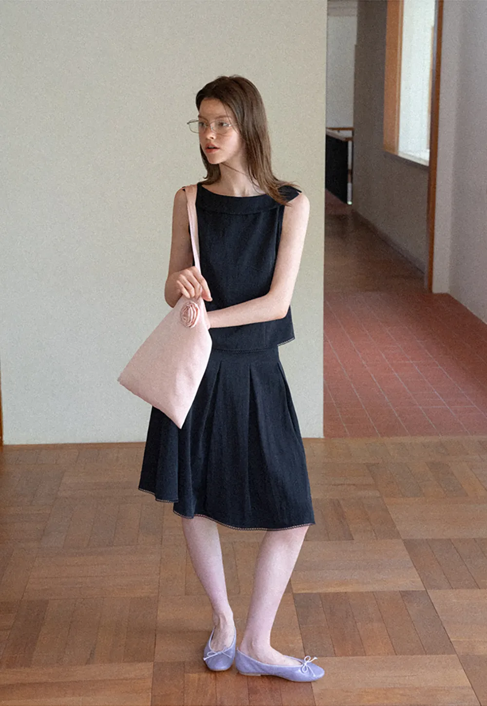 Peplum Hem Sleeveless Top and Pleated Skirt