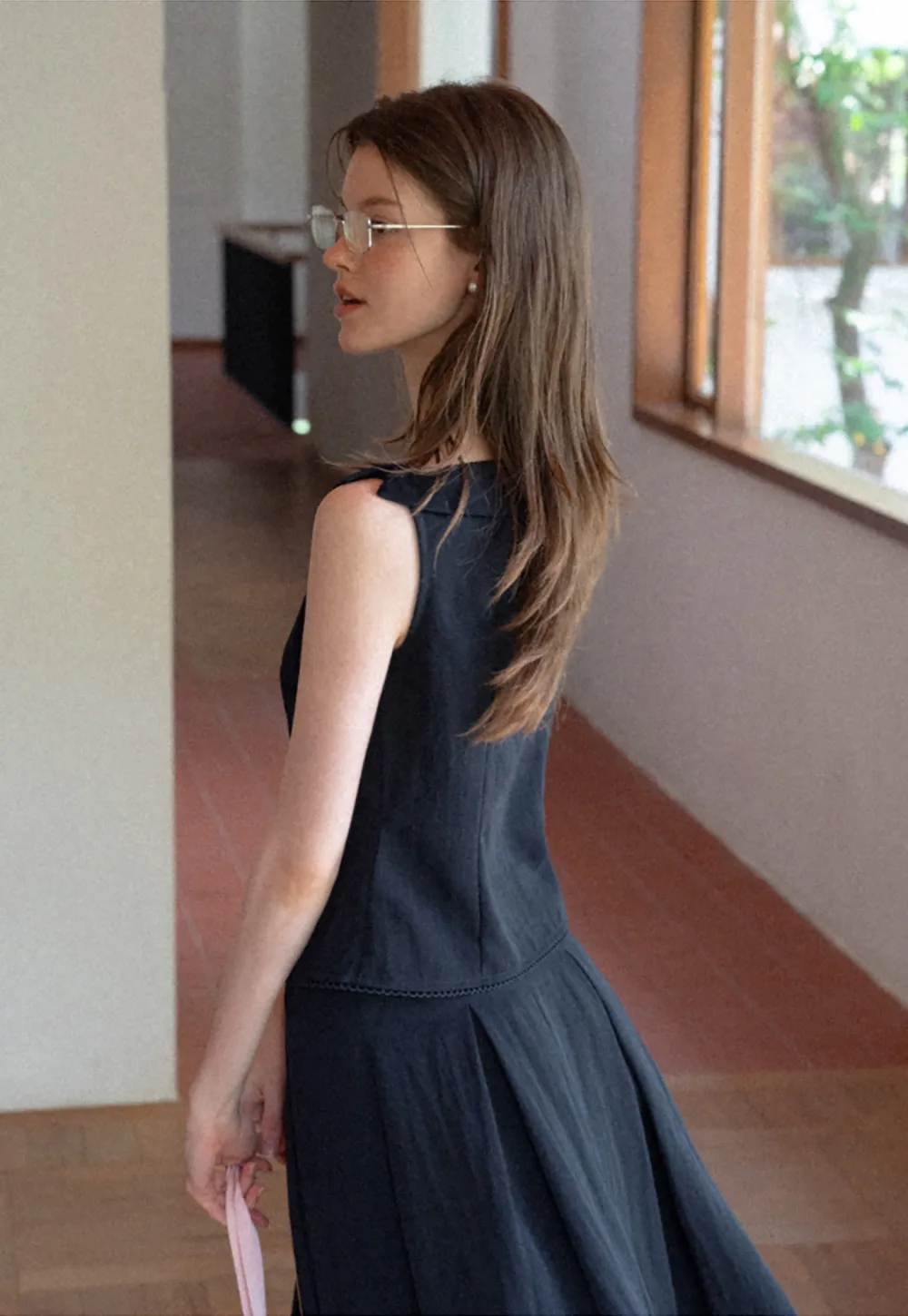 Peplum Hem Sleeveless Top and Pleated Skirt