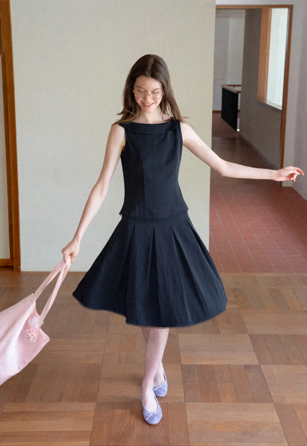 Peplum Hem Sleeveless Top and Pleated Skirt