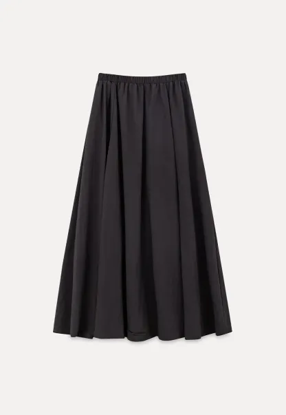 Draped V Neck Sleeveless Top And Flowing A Line Skirt Set