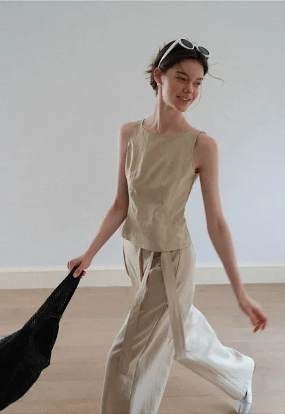 Tanktop mit strukturierten Nähten