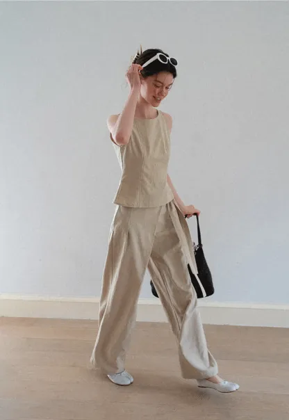 Tanktop mit strukturierten Nähten