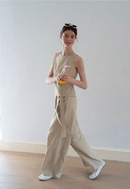 Tanktop mit strukturierten Nähten