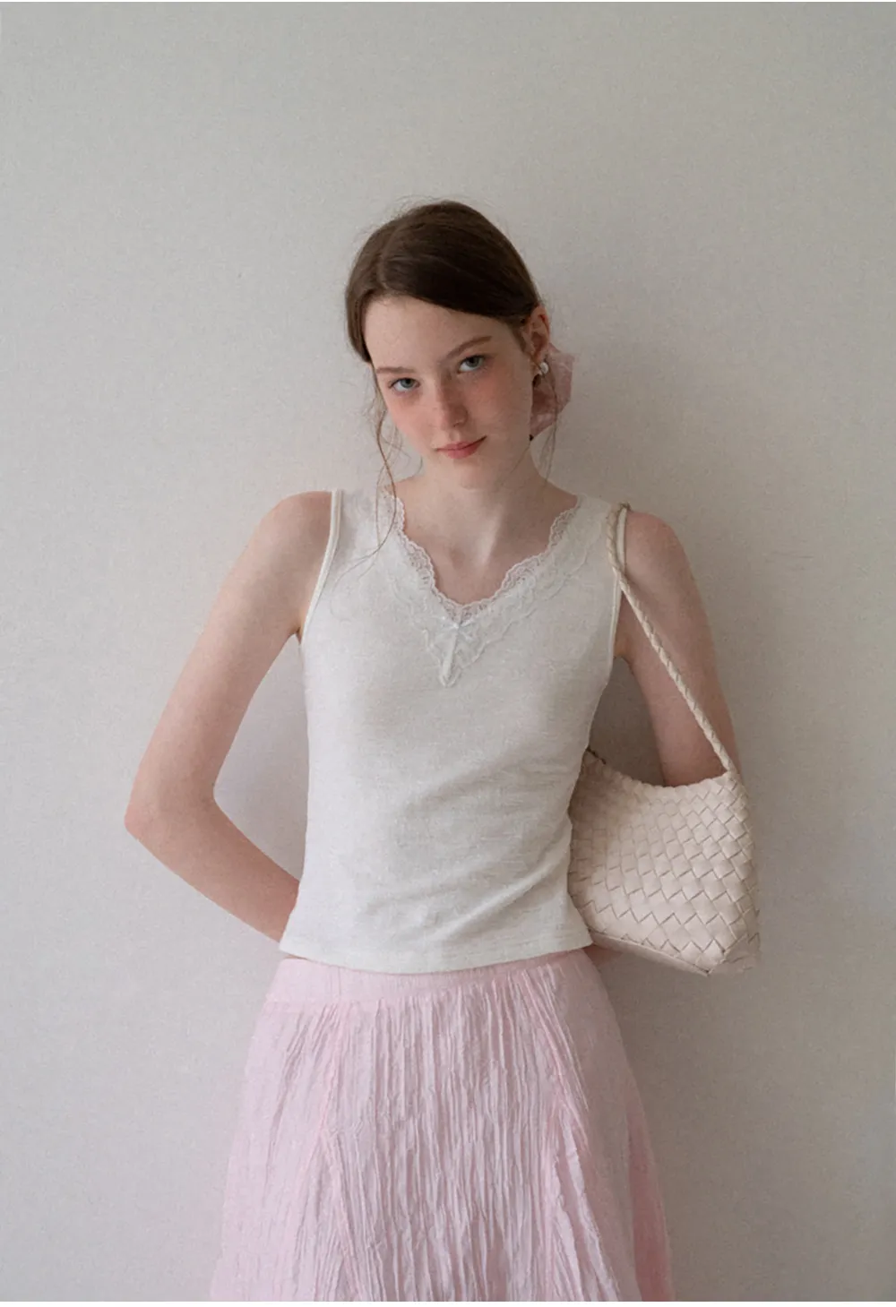 Lace Trim V Neck Sleeveless Knit Tank Top