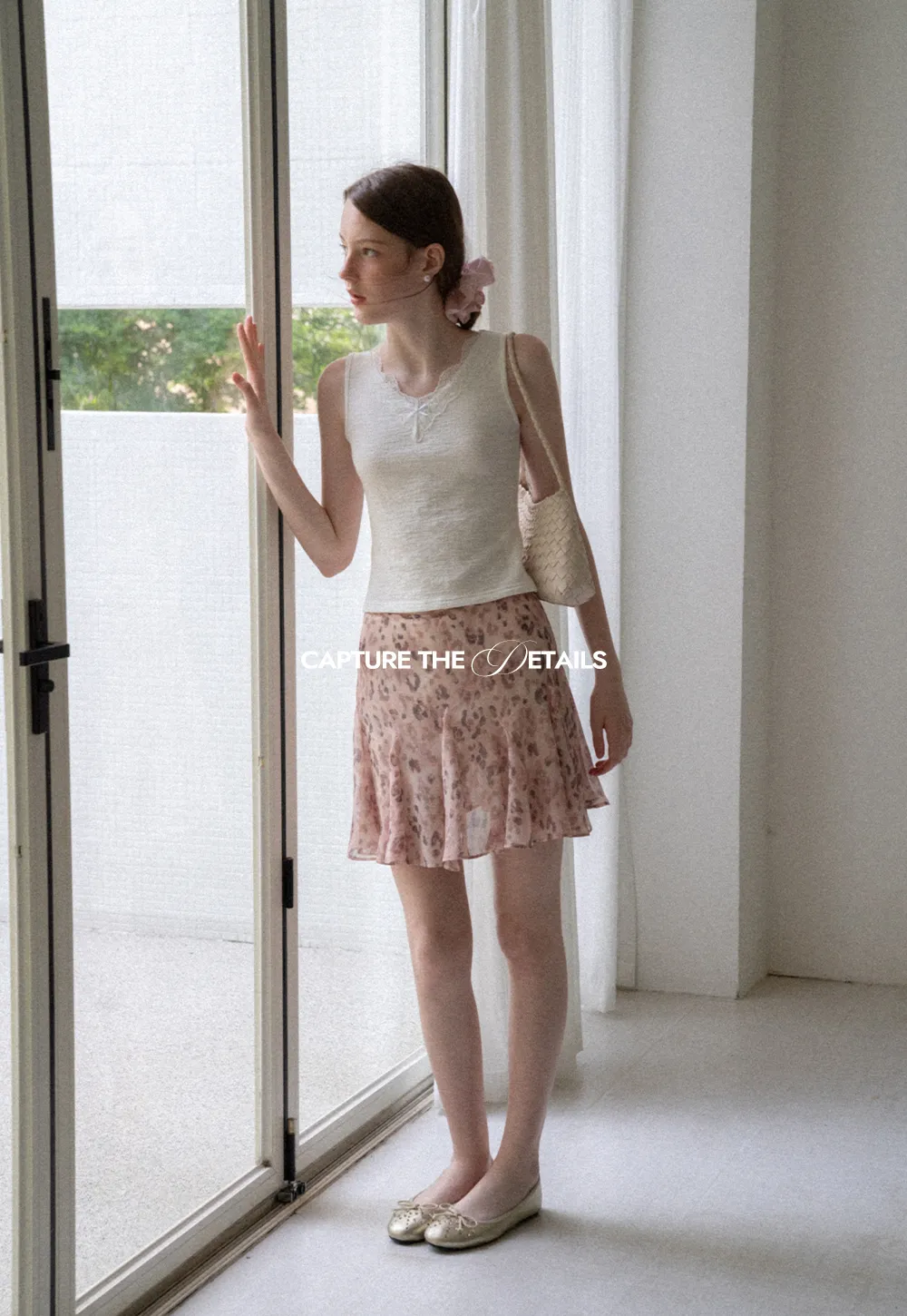 Lace Trim V Neck Sleeveless Knit Tank Top