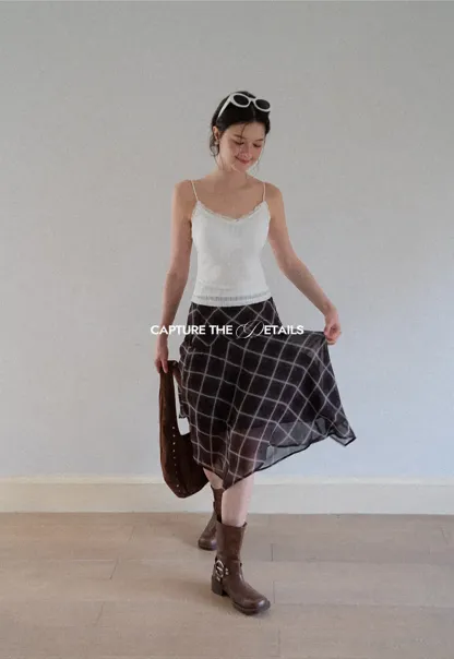 Lace Trim Cropped Knit Tank Top