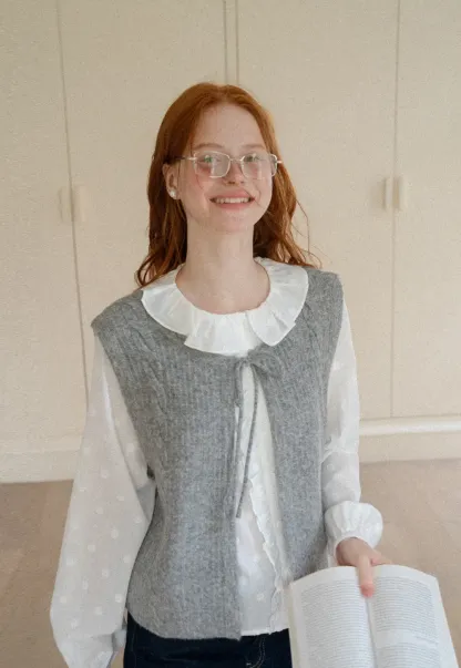 Ruffled Collar Knit Vest