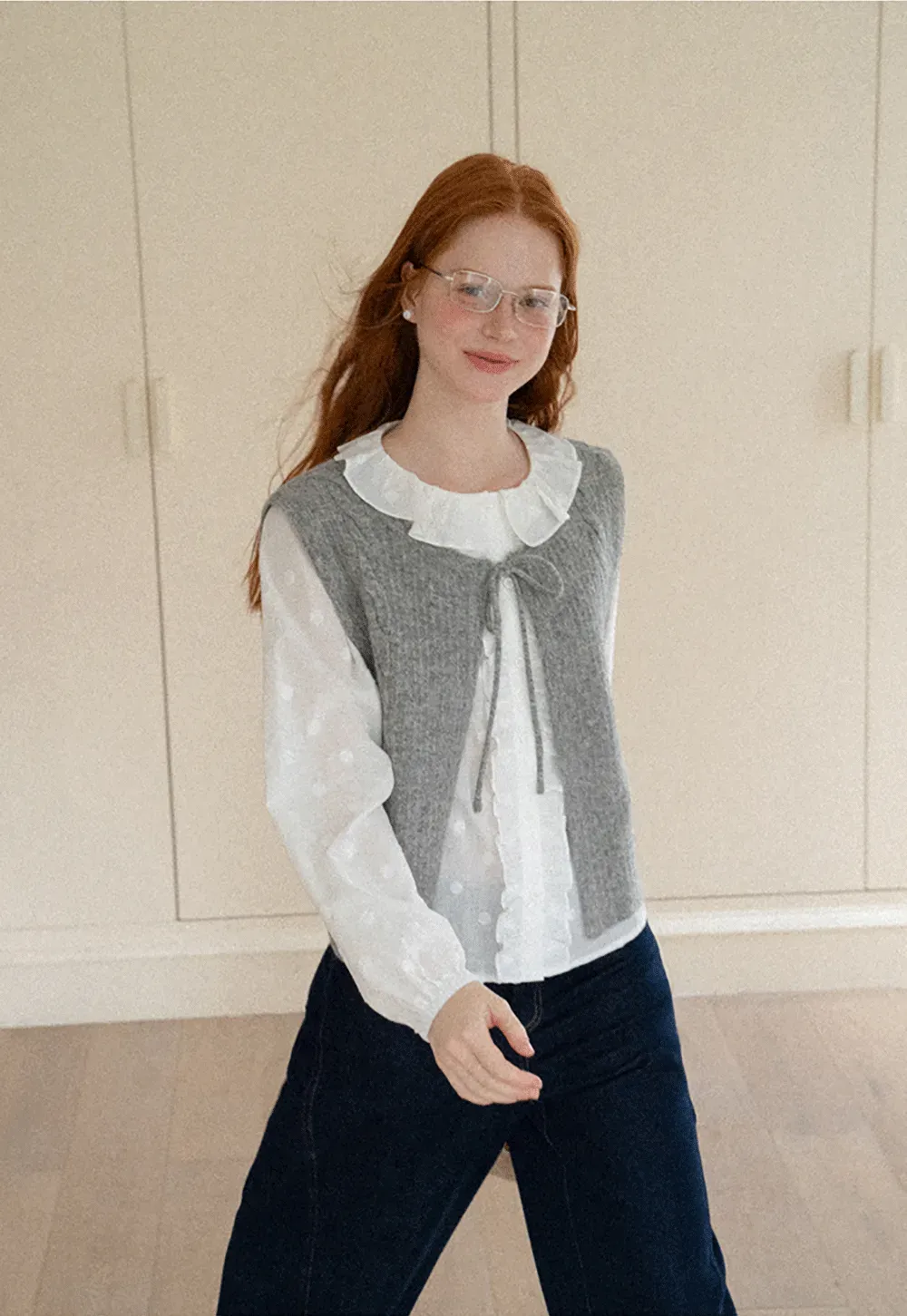 Ruffled Collar Knit Vest
