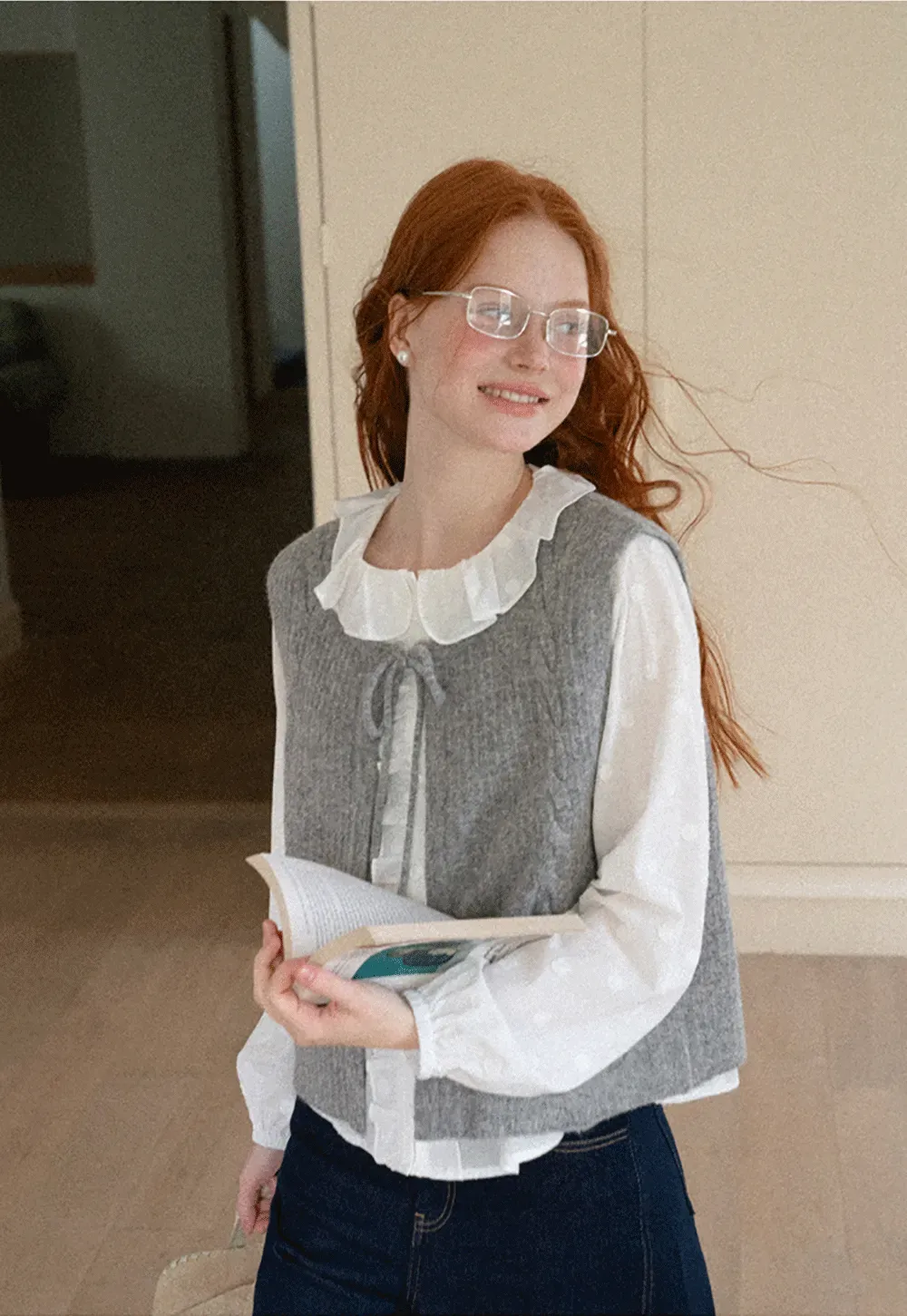Ruffled Collar Knit Vest