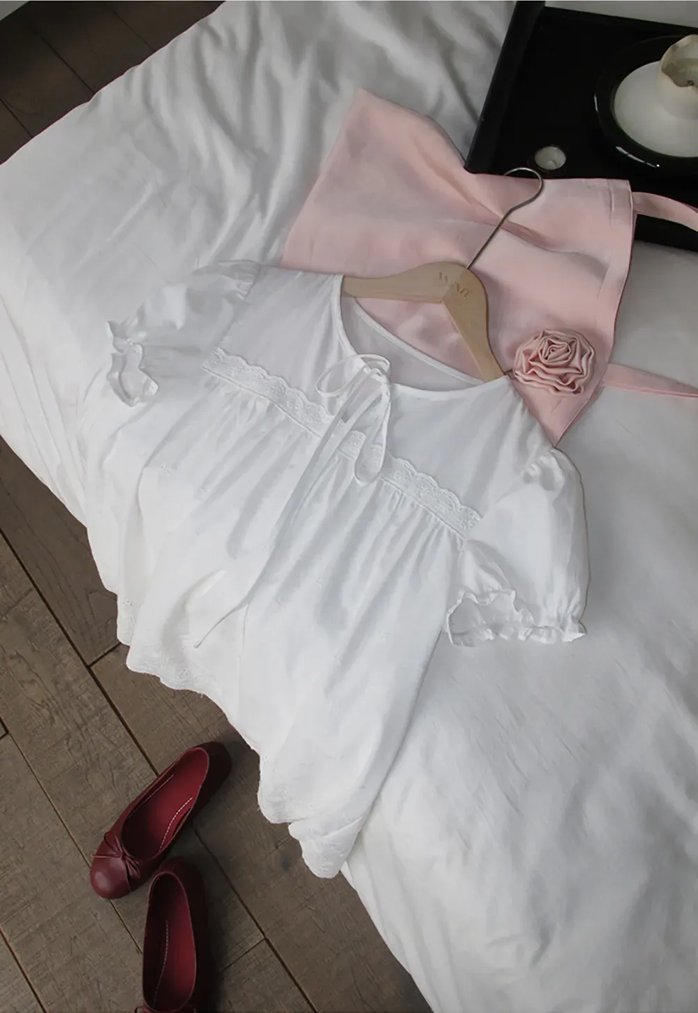 Lace Trim Puff Sleeve Blouse