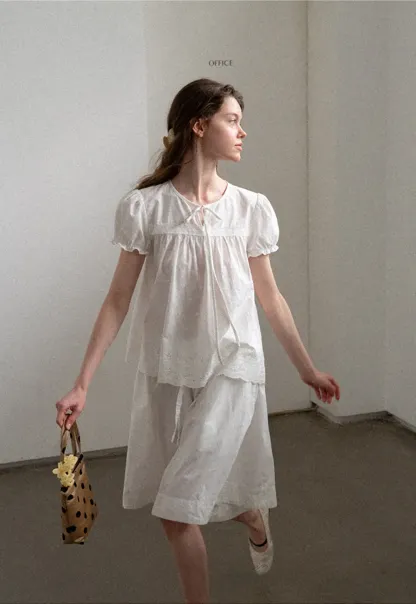 Lace Trim Puff Sleeve Blouse