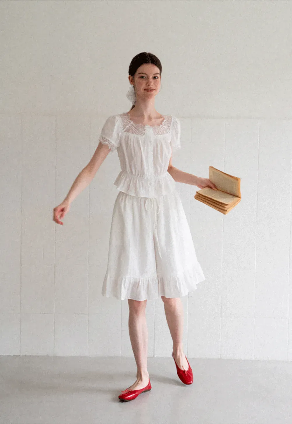 Lace Trim Puff Sleeve Top With Drawstring Waist Shorts Set