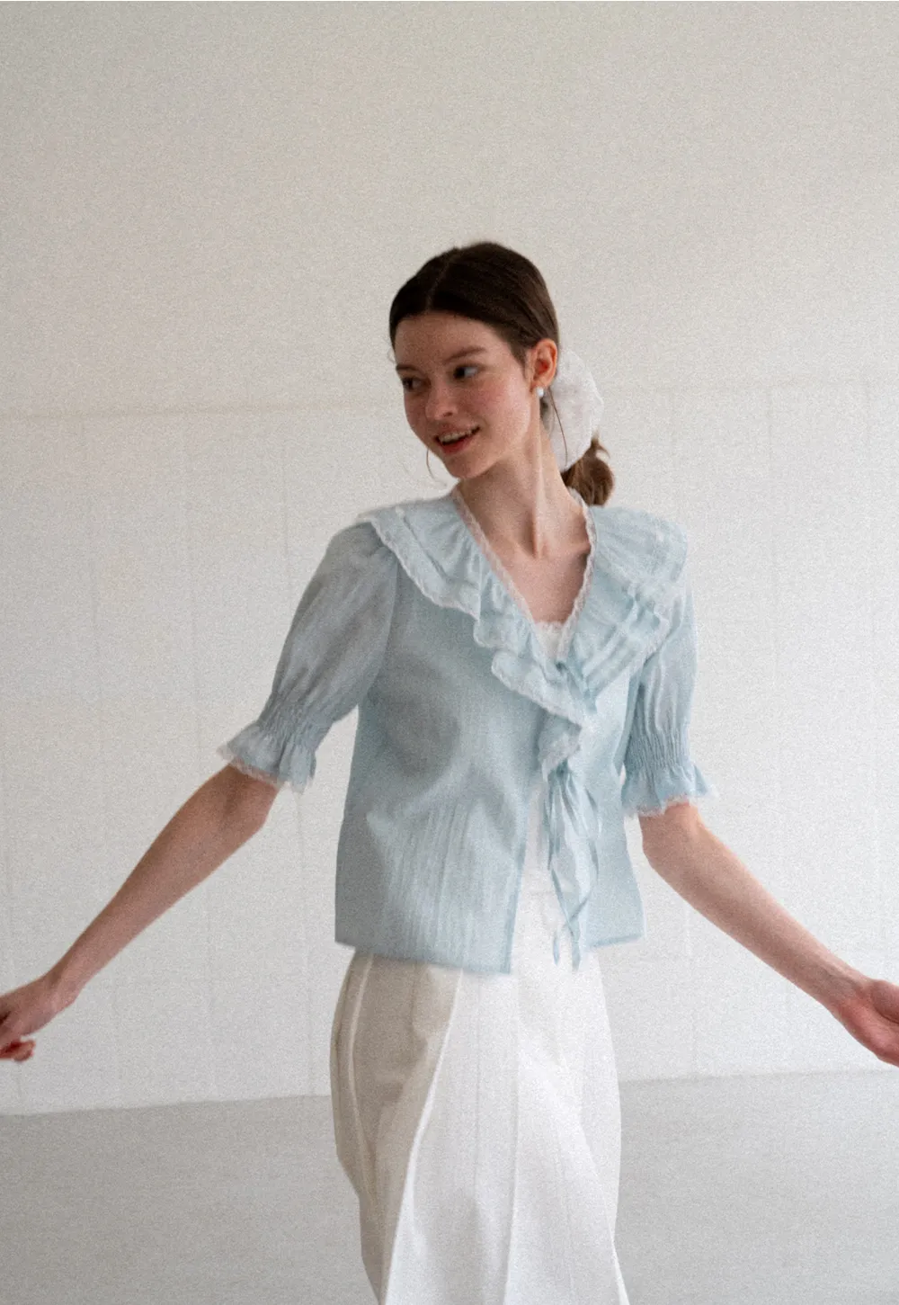 Ruffled V Neck Lace Trim Short Sleeve Shirt