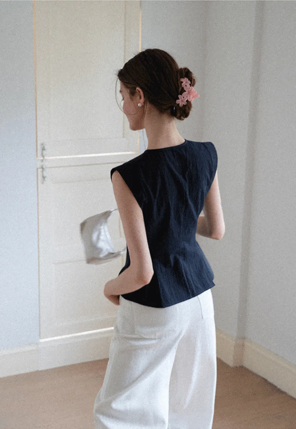 V Neck Sleeveless Peplum Shirt