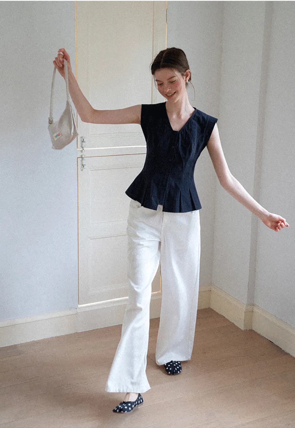 V Neck Sleeveless Peplum Shirt