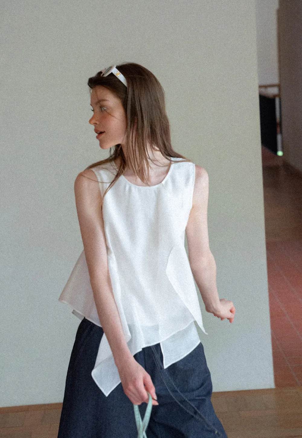 Asymmetrical Hem Sleeveless Top