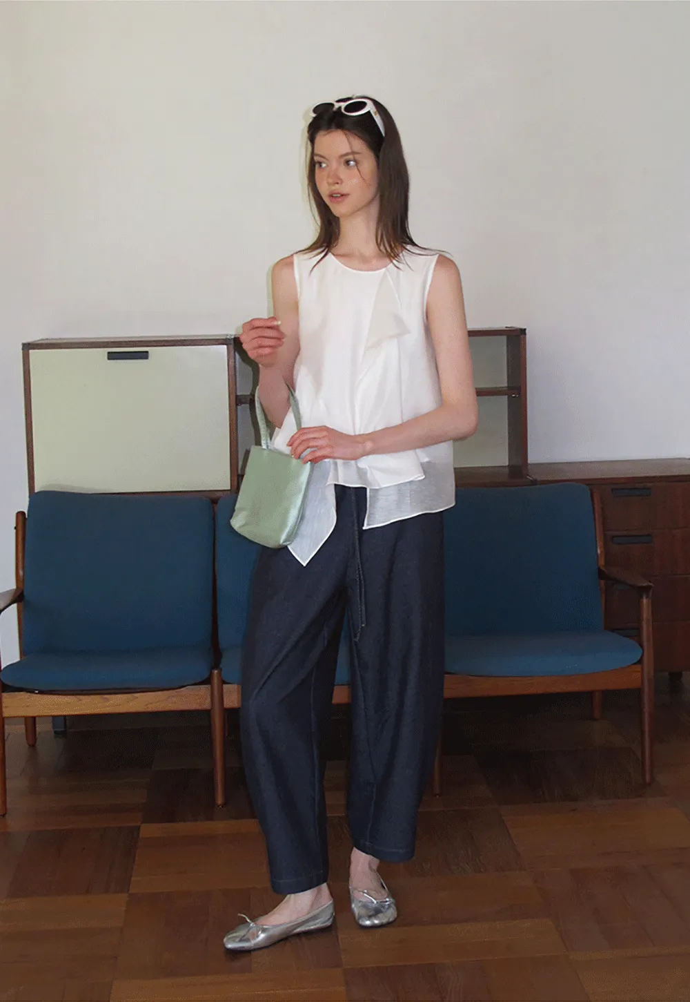 Asymmetrical Hem Sleeveless Top