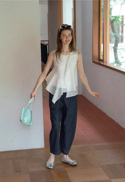 Asymmetrical Hem Sleeveless Top