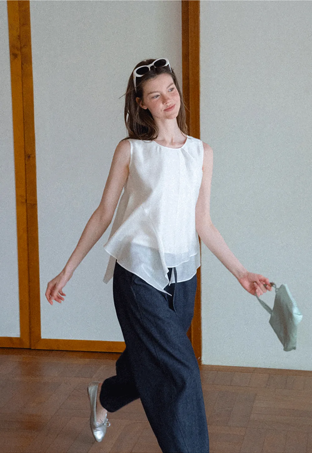 Asymmetrical Hem Sleeveless Top